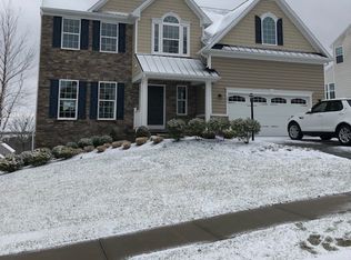 205 Springhill Dr, Oakdale, PA 15071