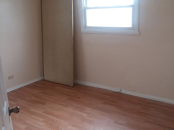 3rd image of 2724 Oxford Dr #0
