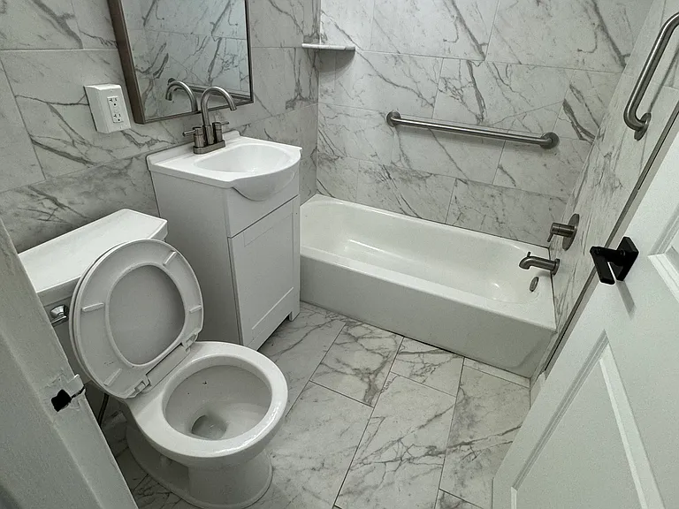 1841 Davisville Rd #B6 — Photo 4