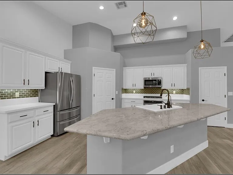 9929 Lago De Coco Ave — Photo 6