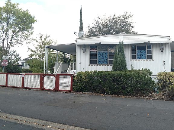 3rd image of 94 Tallwood Cir