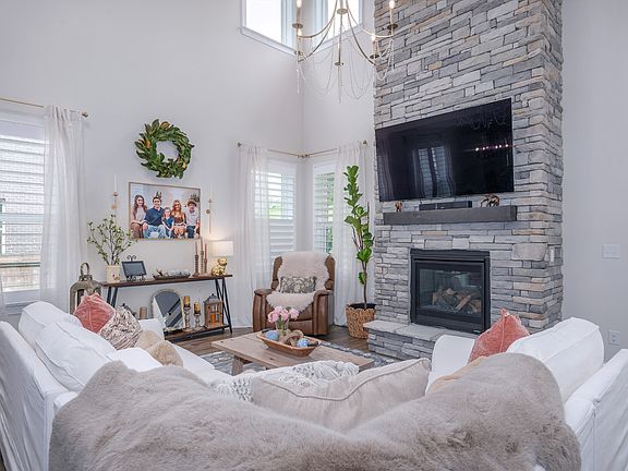 4th image of 108 Windtree Club Dr