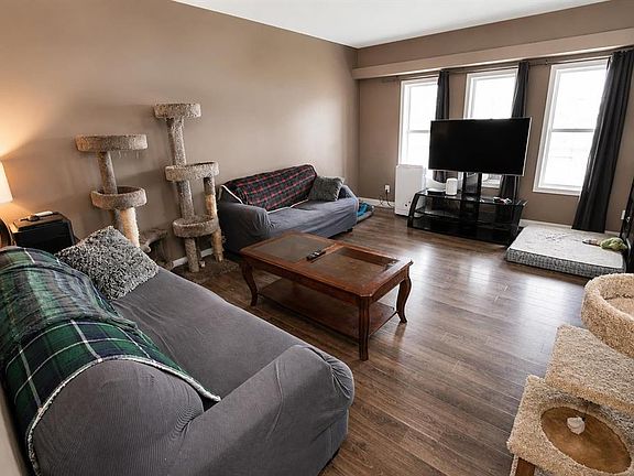 3rd image of 9501 W 88a St