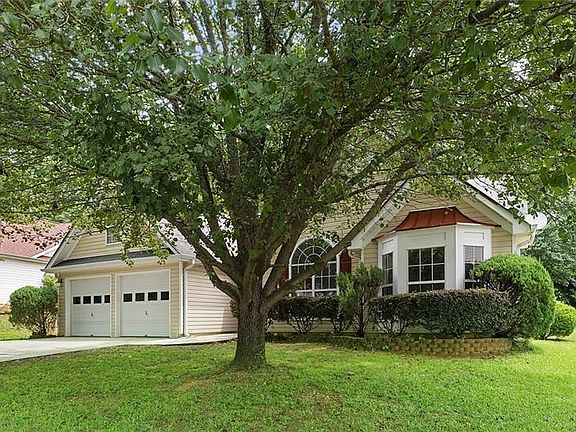 2nd image of 611 Tower Hill Ct
