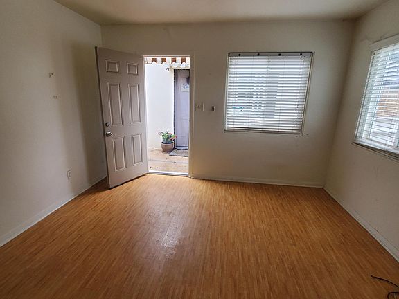 2nd image of 886 Agate St #886