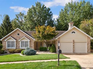 14446 White Birch Valley Ln, Chesterfield, MO 63017