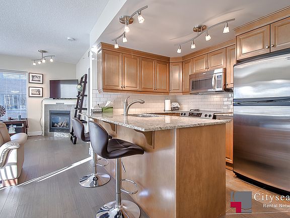 4th image of 920 5th Ave SW #808