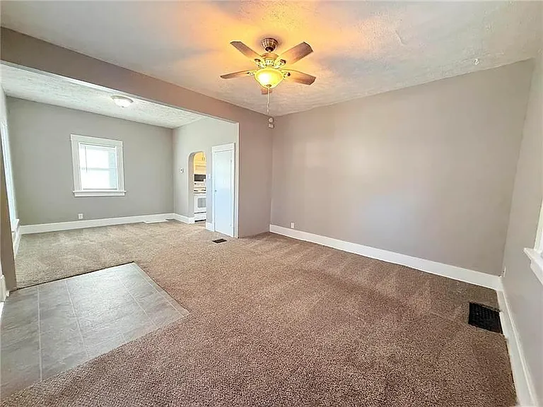 6521 Logan Ave — Photo 2