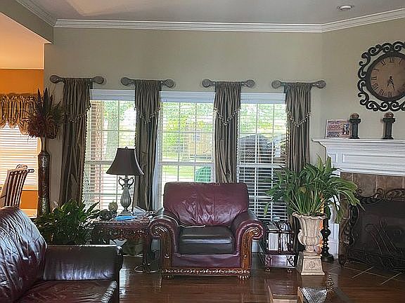 5th image of 104 Grand Hollow Ct