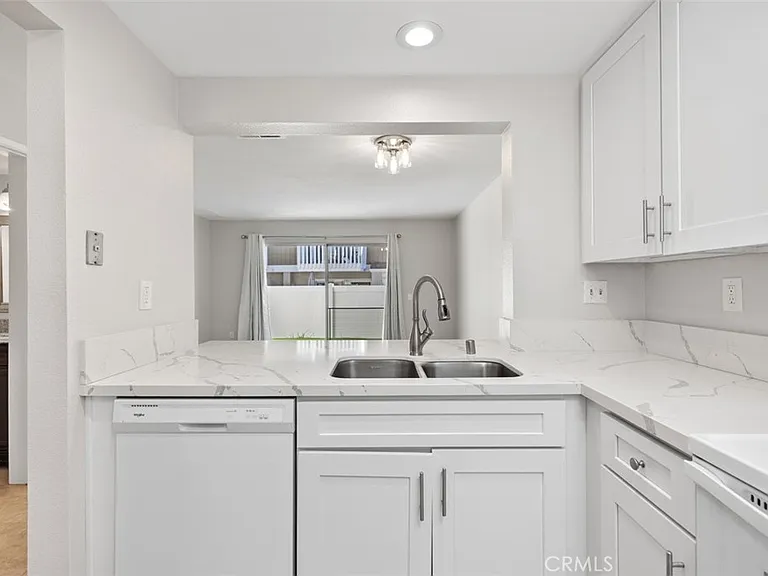 63 Bentwood Ln #63 — Photo 9
