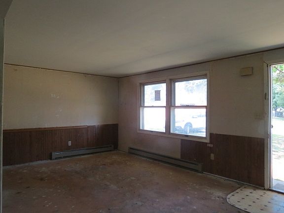 2nd image of 1301 N Richmond St