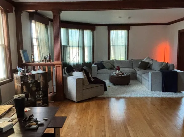 135 Prospect St APT 1, Waltham, MA 02453