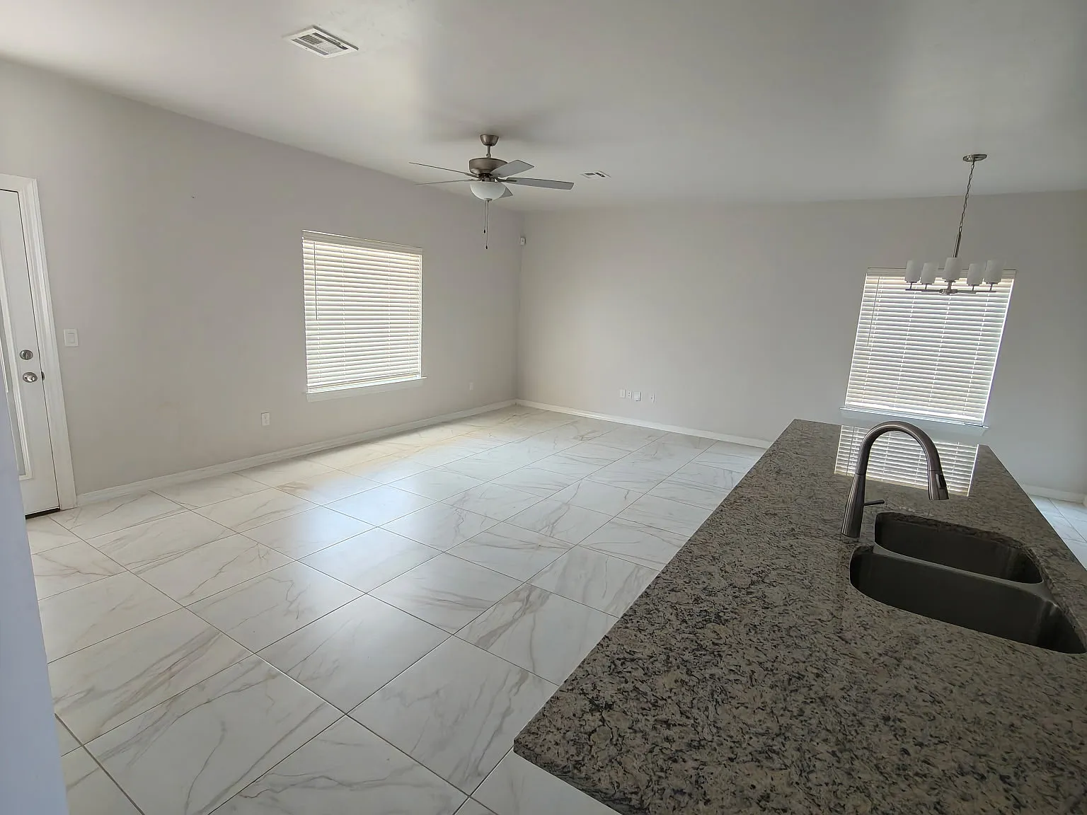 4 bed, 1550 sqft, $1,900 — Photo 2