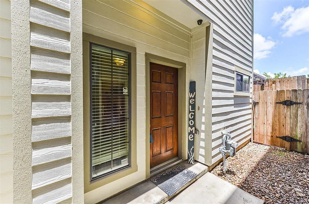 3 bed, 3.5 bath, 2108 sqft, $2,750 — Photo 4