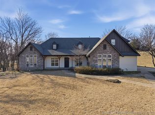 9800 W 510th Rd, Claremore, OK 74019