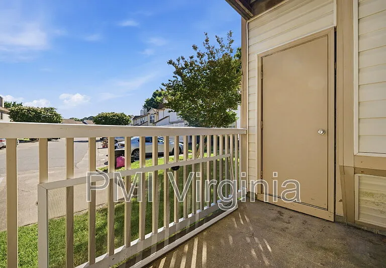 724 Harbor Springs Trl — Photo 20