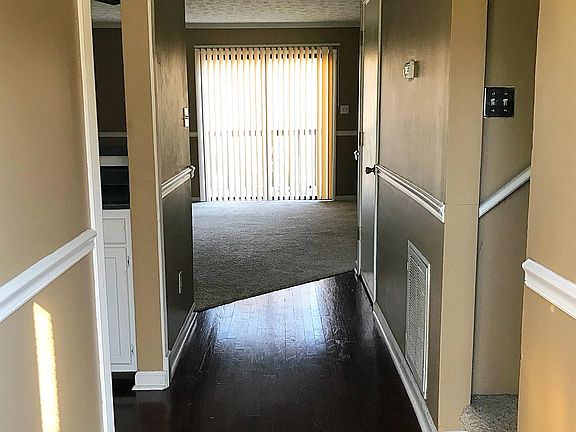 2nd image of 636 Shadywood Ln
