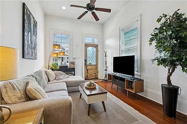 2 bed, 1.0 bath, 783 sqft, $2,500 — Photo 4