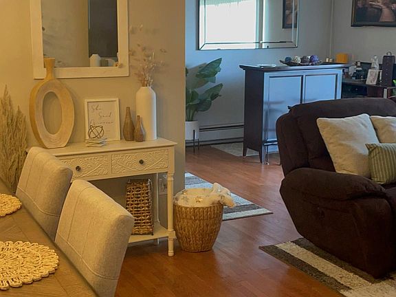 4th image of 298 Hoover Ave APT 25