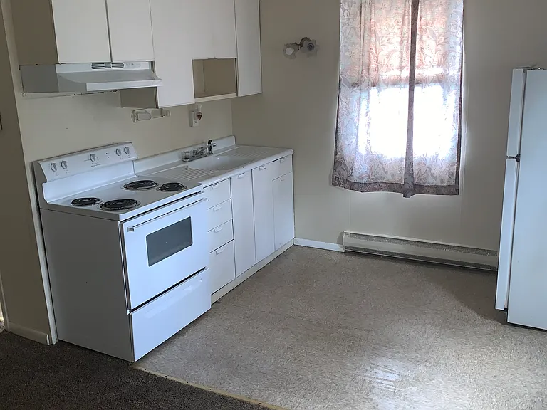 372 2nd St #3B — Photo 5
