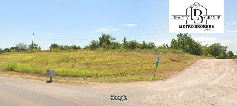 2nd image of Laura Meadows Dr