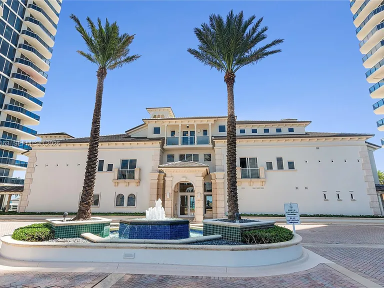 4775 Collins Ave #1504 — Photo 32