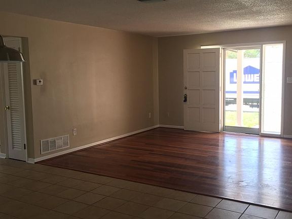 3rd image of 1551 San Diego Dr