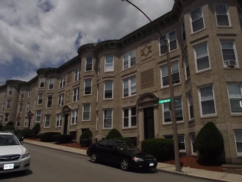 1st image of 7 Mt Hood Rd APT 4