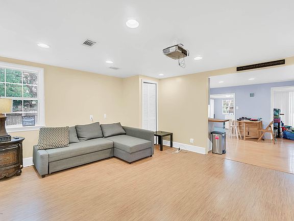 3rd image of 1218 Cupid Ave