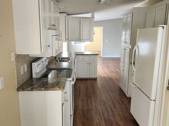 3rd image of 1180 SE Lake James Dr #365