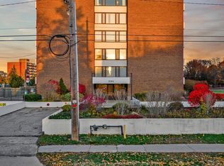 2144 Pelissier St #602, Windsor, ON N8X1N4