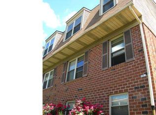 1713 Tracey St #A, Philadelphia, PA 19115
