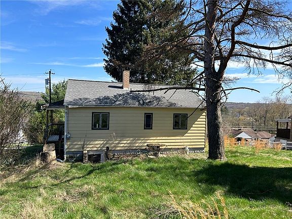 2nd image of 1402 2nd St