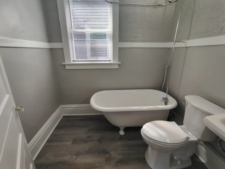 1112 Crosby St #2 — Photo 4