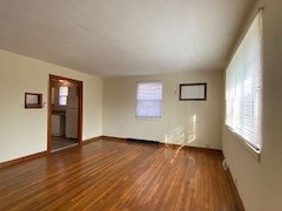 2nd image of 55363 Lexington Ave