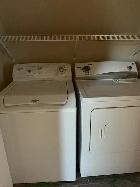 3 bed, 2.0 bath, 2100 sqft, $1,900 — Photo 4