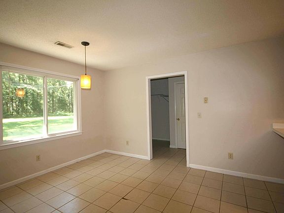 4th image of 1520 Crowndale Dr