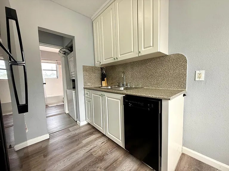 3801 S Olive Ave #2 — Photo 4