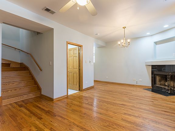 4th image of 1705 W Beach Ave