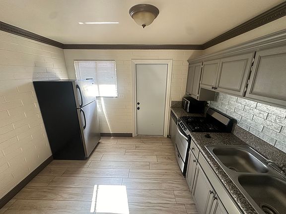 3rd image of 822 W Maryland Ave APT A