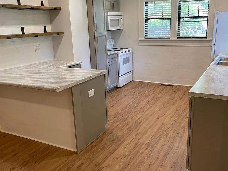 706 Avenue C SE — Photo 14