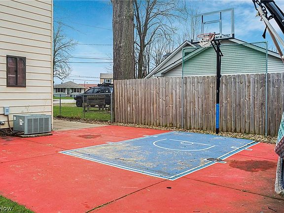 3rd image of 276 Courtland Blvd