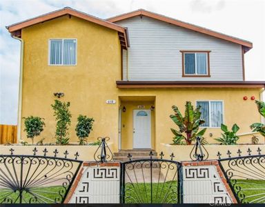 409 E 104th St, Los Angeles, CA, 90003