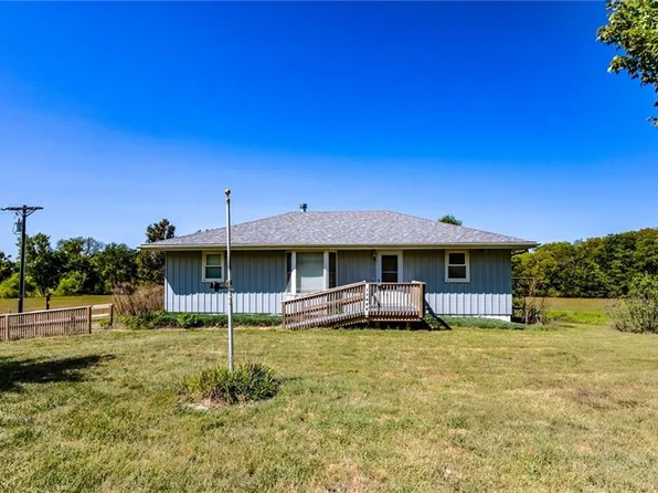 17622 S Sloan Cemetery Rd, Pleasant Hill, MO 64080