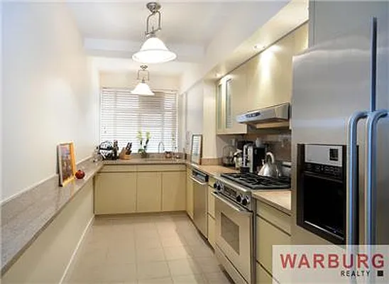 Sold by Warburg | media 16