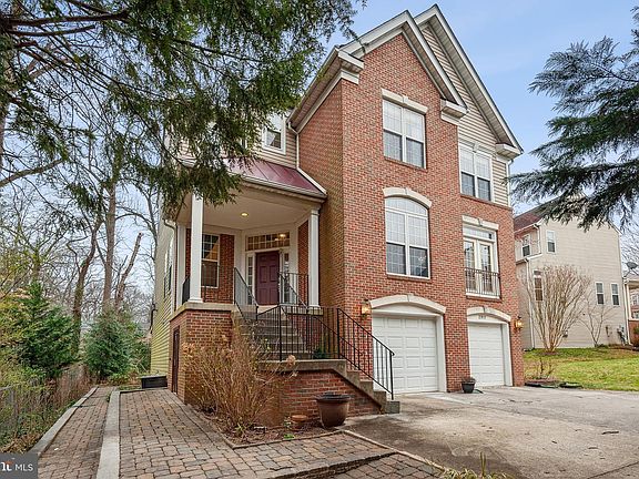 2nd image of 2917 Beau Ln