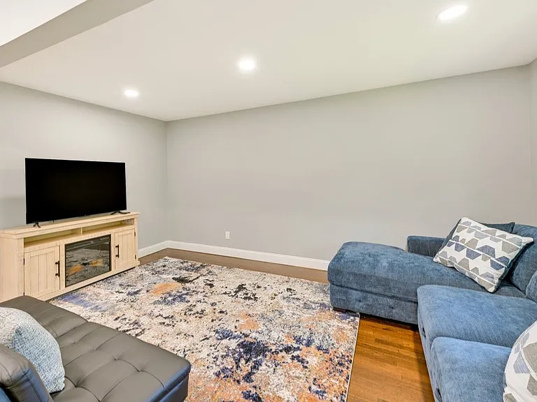 2 Fairview Rd — Photo 6