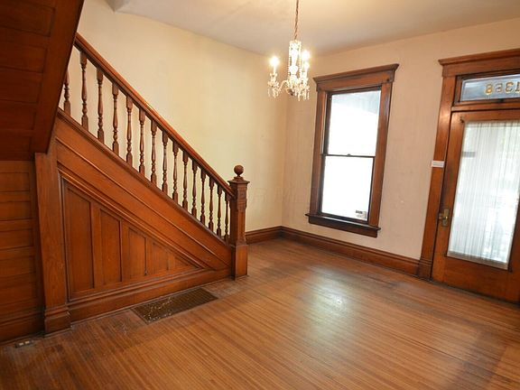 2nd image of 1368 Neil Ave