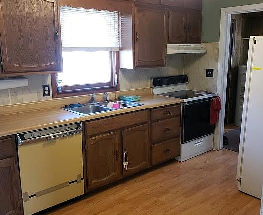 4th image of 1109 E Normal St