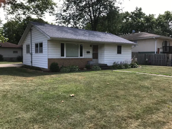 201 W Cherry St, Fairbury, IL 61739